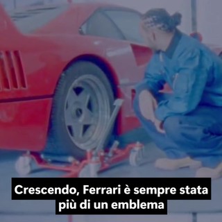 Lewis Hamilton realizza un sogno, eccolo con la sua Ferrari F40 Lewis Hamilton realizza un sogno, eccolo con la sua Ferrari F40