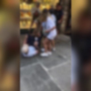 Turista reagisce a tentativo di furto a Venezia e scatta la rissa Turista reagisce a tentativo di furto a Venezia e scatta la rissa
