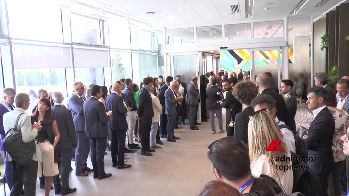 Trasporti: a Fiumicino nasce 'Open', 16mila mq per gli operatori dell'aeroporto Trasporti: a Fiumicino nasce 'Open', 16mila mq per gli operatori dell'aeroporto