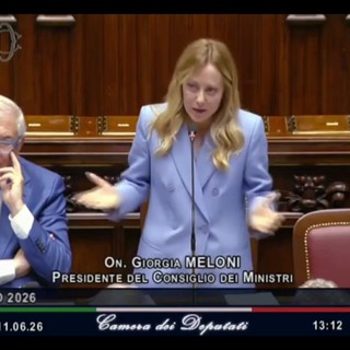 "Ho indossato ginocchiere? Non accettate premier donna", la risposta di Meloni al M5S Silvestri "Ho indossato ginocchiere? Non accettate premier donna", la risposta di Meloni al M5S Silvestri