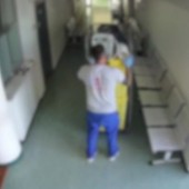 Ruba un condizionatore all'Istituto tumori di Napoli, il furto ripreso dalle telecamere