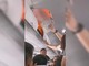 Batteria portatile prende fuoco su un aereo cinese, panico a bordo Batteria portatile prende fuoco su un aereo cinese, panico a bordo