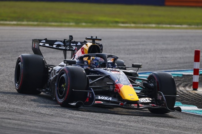 A Sepang pole per Verstappen, 2° Hamilton, 3° Antonelli e 4° Leclerc A Sepang pole per Verstappen, 2° Hamilton, 3° Antonelli e 4° Leclerc