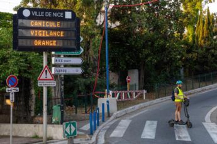 Caldo estremo in Francia, bambino di 3 anni trovato morto in auto
