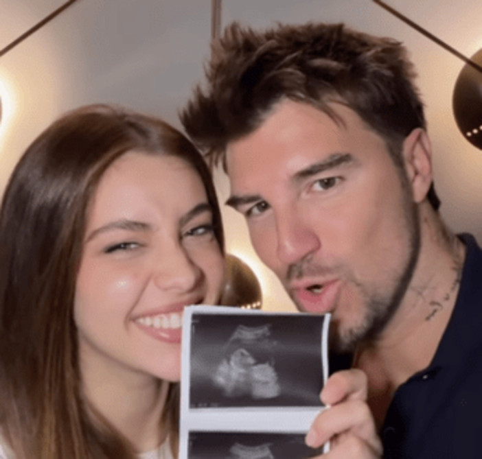 Andrea Damante e Elisa Visari sono genitori: &quot;Finalmente tra le nostre braccia&quot;