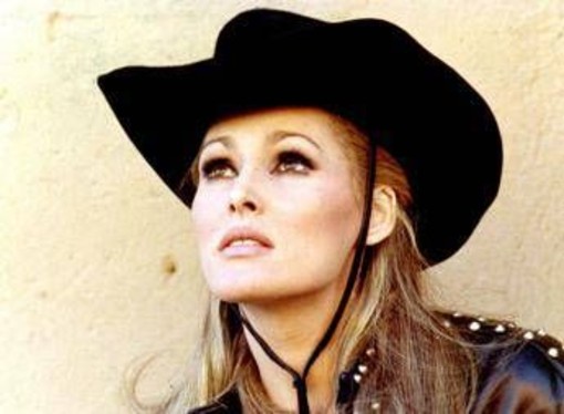 Ursula Andress, ritrovato il patrimonio rubato: beni e opere d’arte per 20 milioni di euro