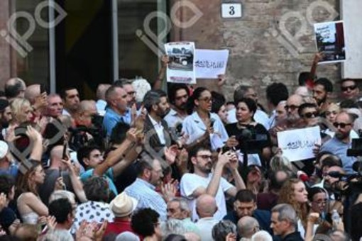 Fakir, nessun preavviso formale a organi sicurezza sul presidio del sindaco di Bologna Fakir, nessun preavviso formale a organi sicurezza sul presidio del sindaco di Bologna