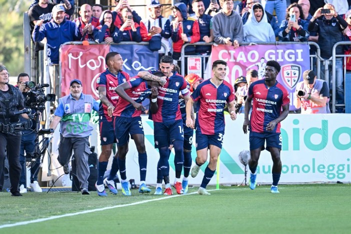 Cagliari show: 3-2 all’Atalanta e salvezza sempre più vicina