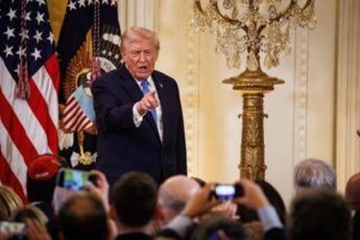 Venezuela, Trump avverte Maduro: "Non escludo conflitto militare"