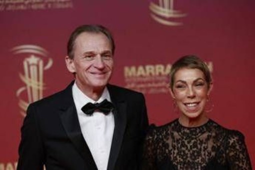 Morti in un incidente stradale il produttore cinematografico Nicolas Altmayer e la compagna Mathilde Favier: indagini in corso