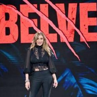 Belve, chi è Sabrina Salerno: dal tumore al seno al rapporto complicato col padre Belve, chi è Sabrina Salerno: dal tumore al seno al rapporto complicato col padre