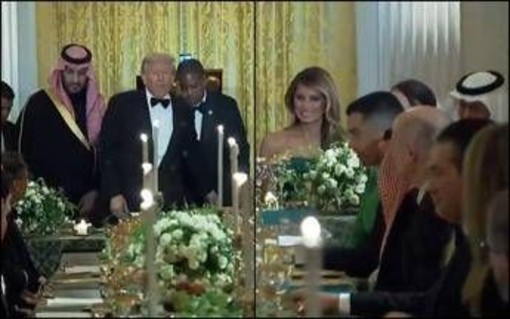 Cristiano Ronaldo a cena con Trump alla Casa Bianca - Il Video Cristiano Ronaldo a cena con Trump alla Casa Bianca - Il Video