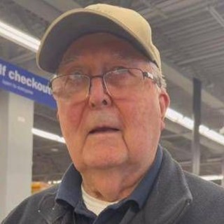 &quot;Ho 88 anni e devo lavorare&quot;, il web gli dona 1 milione e lo manda in pensione