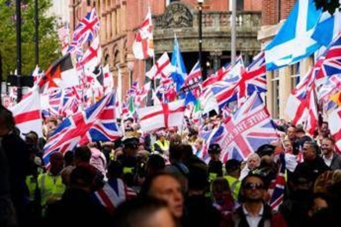 Londra, centinaia di migliaia in piazza per UK. Musk: &quot;Subito nuovo governo&quot;