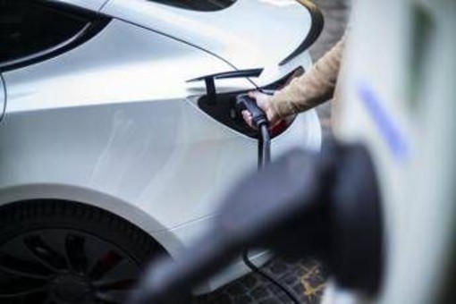 Auto elettriche, oggi il nuovo click day per gli incentivi Auto elettriche, oggi il nuovo click day per gli incentivi