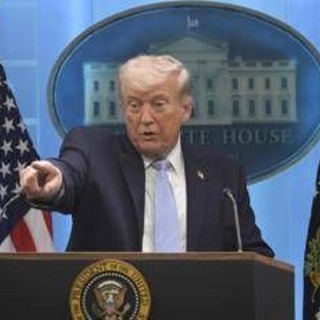 Scure di Trump sui giornalisti: niente accesso alla Casa Bianca per Cnn, Ms Now e Politico. "Assalto ai diritti, avanti con il nostro lavoro" Scure di Trump sui giornalisti: niente accesso alla Casa Bianca per Cnn, Ms Now e Politico. "Assalto ai diritti, avanti con il nostro lavoro"