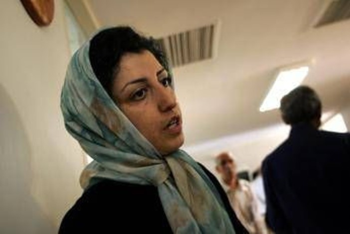 Iran, "Narges Mohammadi non sta bene: Nobel per la Pace due volte in ospedale dopo arresto" Iran, "Narges Mohammadi non sta bene: Nobel per la Pace due volte in ospedale dopo arresto"