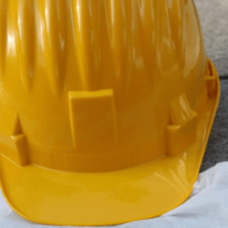 Travolto dal cemento, muore operaio in azienda in provincia di Roma