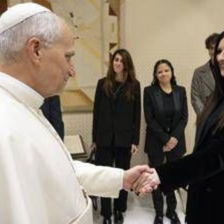 Il Papa incontra Laura Pausini: "Già da Sanremo ero un suo fan" Il Papa incontra Laura Pausini: "Già da Sanremo ero un suo fan"