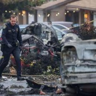 Usa, aereo privato si schianta su abitazioni a San Diego: diverse vittime