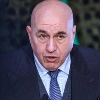 Crosetto su cori fascisti a Parma: &quot;Persone da prendere a calci&quot;