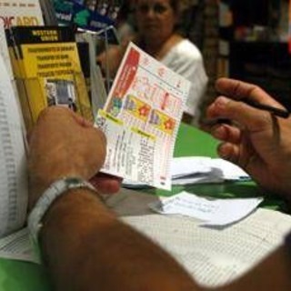 Superenalotto martedì 25 novembre, estratta la combinazione vincente