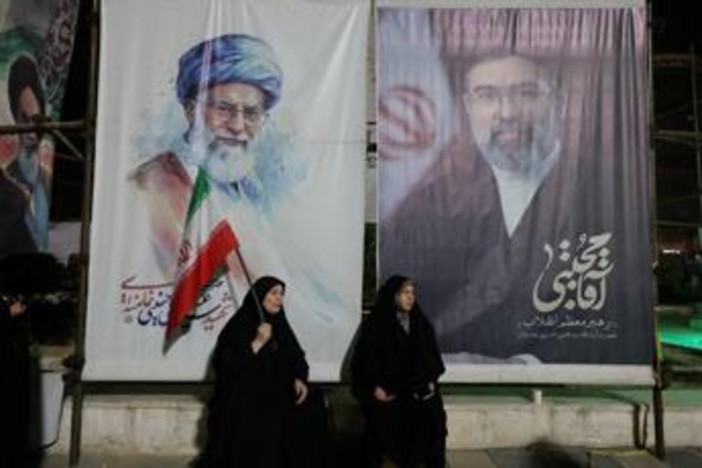 Spiragli diplomatici in Iran, 'progressi' per Teheran e Islamabad: Oman media su Hormuz