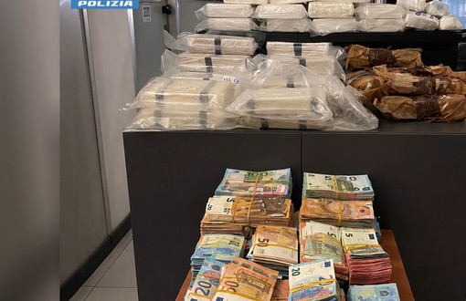 Maxi scambio tra tir e suv con sequestro di 30 Kg tra cocaina ed eroina, 2 arresti