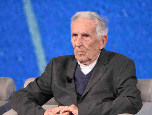 Garattini: "Alcol cancerogeno. Un bicchiere di vino al giorno non è privo di rischi" Garattini: "Alcol cancerogeno. Un bicchiere di vino al giorno non è privo di rischi"
