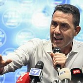 Sondaggio politico, Fratelli d'Italia scende e Pd fermo: Vannacci vola