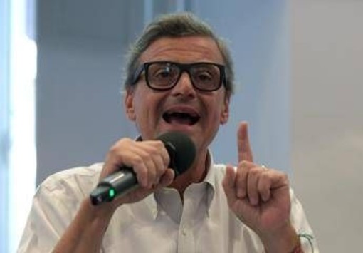 Dl sicurezza, Calenda contro Balboni: &quot;Vuoi fare il fascista? Ci vediamo a Colle Oppio&quot;