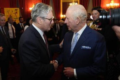 Re Carlo 'saluta' Starmer, il rapporto di stima: "D'accordo su temi sociali e ambiente" Re Carlo 'saluta' Starmer, il rapporto di stima: "D'accordo su temi sociali e ambiente"