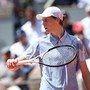 Sinner in campo prima di Wimbledon: esibizione con Cobolli e Darderi Sinner in campo prima di Wimbledon: esibizione con Cobolli e Darderi