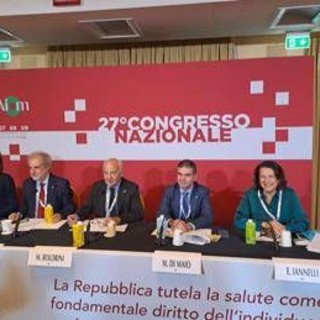 Tumori, Aiom: &quot;16% donne costrette a lasciare il lavoro dopo la diagnosi&quot;