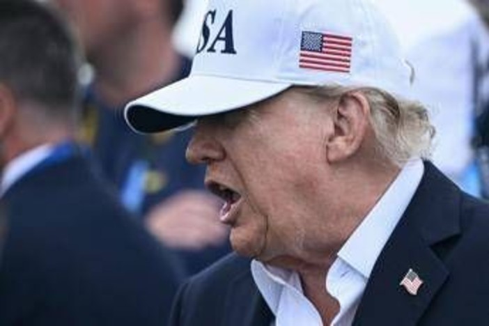 Ucraina, raid Russia al confine con Polonia. Kiev e Varsavia: "Escalation". Trump frena Zelensky: "Non attaccare le raffinerie"