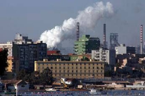 Ex Ilva, il governo alle imprese: "Stop ai licenziamenti". Aigi e Aepi accolgono l'appello Ex Ilva, il governo alle imprese: "Stop ai licenziamenti". Aigi e Aepi accolgono l'appello