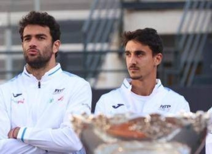 Berrettini, calcio-tennis con Sonego alle Atp Finals. E Zverev (in panchina) se la ride... Berrettini, calcio-tennis con Sonego alle Atp Finals. E Zverev (in panchina) se la ride...