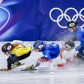 Milano Cortina, incidente durante gara Fontana: Sellier tagliata da lama sul volto. Cos'è successo Milano Cortina, incidente durante gara Fontana: Sellier tagliata da lama sul volto. Cos'è successo