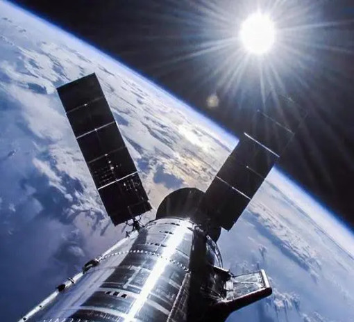 Musk “Costellazioni di satelliti per gestire il riscaldamento terrestre” Musk “Costellazioni di satelliti per gestire il riscaldamento terrestre”