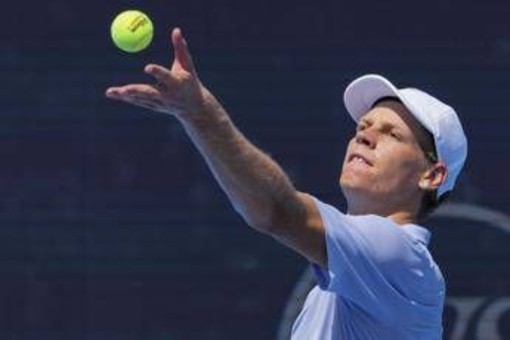 Sinner, niente sfida con Alcaraz a golf: &quot;Carlos troppo forte&quot;