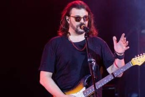 Grignani, stop ai concerti per problemi di salute: "Torno presto" Grignani, stop ai concerti per problemi di salute: "Torno presto"