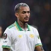 Como-Roma, espulso Wesley: il Var non interviene, furia Gasperini. Cos'è successo Como-Roma, espulso Wesley: il Var non interviene, furia Gasperini. Cos'è successo