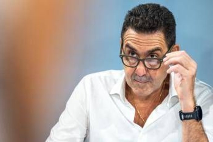 Vannacci: "Terrorismo a Milano, andremo a prendere i delinquenti uno a uno" Vannacci: "Terrorismo a Milano, andremo a prendere i delinquenti uno a uno"