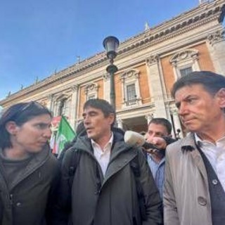 Iran, opposizioni in piazza a Roma. Conte: "Mancata unità Parlamento? Non a causa nostra"