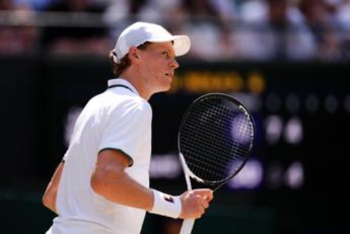 Sinner si prende la semifinale di Wimbledon e... ripensa al Roland Garros: "Spero non succeda più" Sinner si prende la semifinale di Wimbledon e... ripensa al Roland Garros: "Spero non succeda più"