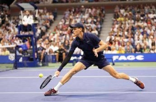 Sinner soffre, ma batte anche Auger-Aliassime e vola in finale agli Us Open - Il match