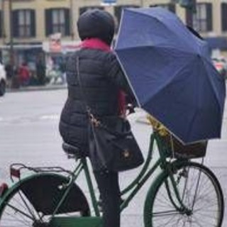 Maltempo, allerta meteo in 10 regioni: piogge e temporali al Centro-Sud