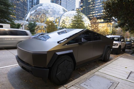 Tesla, sistema guida autonoma salva automobilista USA da scontro frontale notturno Tesla, sistema guida autonoma salva automobilista USA da scontro frontale notturno