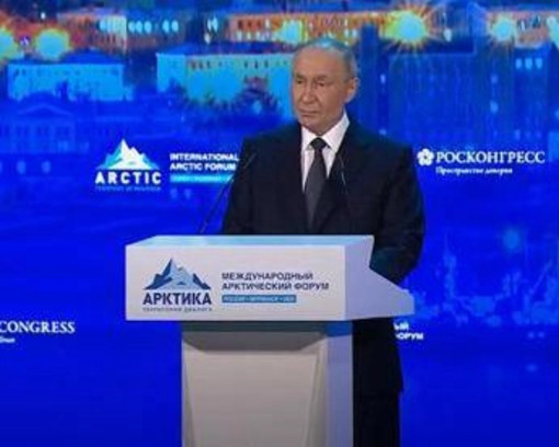 Putin: &quot;Groenlandia non riguarda Russia, Nato cerca scontro nell'Artico&quot;