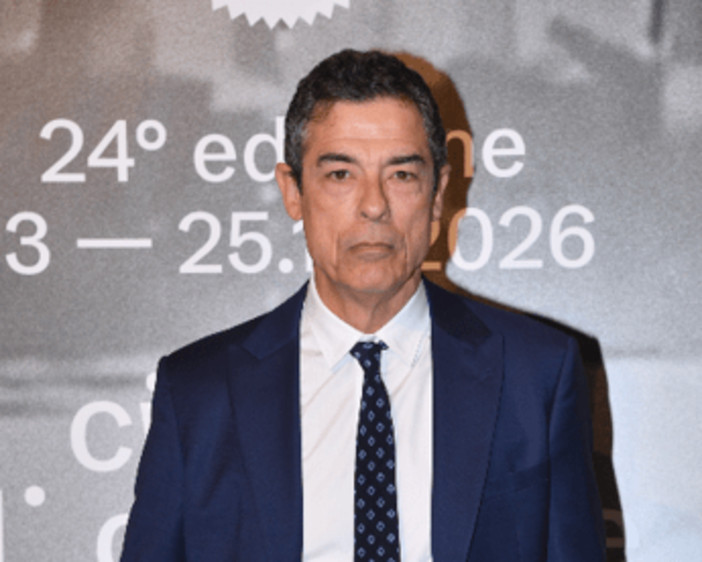 Guerriglia a Milano, Alessandro Gassmann: "È inevitabile che i più deboli diventino violenti" Guerriglia a Milano, Alessandro Gassmann: "È inevitabile che i più deboli diventino violenti"